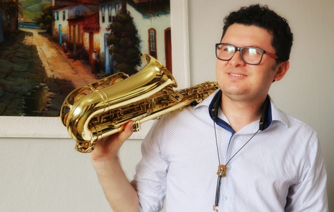 Oziel Melo, saxofonista e produtor musical (Crédito: Arquivo Pessoal)