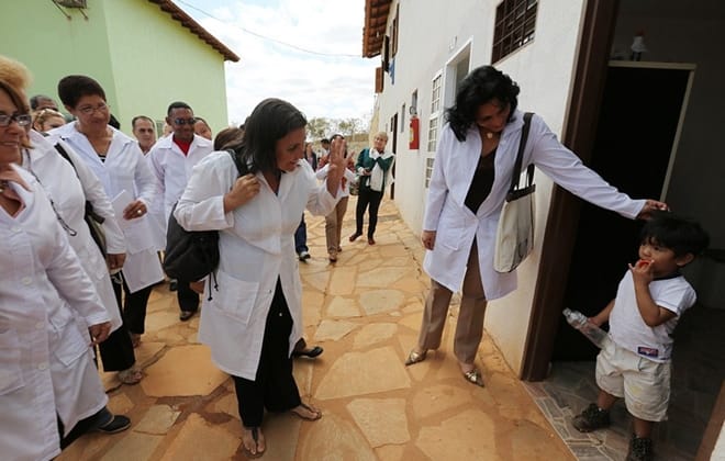 População fica sem atendimento depois da saída dos médicos cubanos