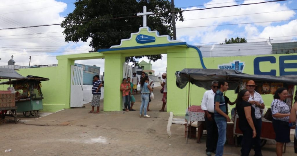 Confira como foi a movimentação nos cemitérios da Zona da Mata