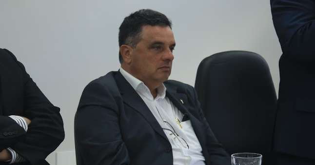 Prefeito Areski Freitas