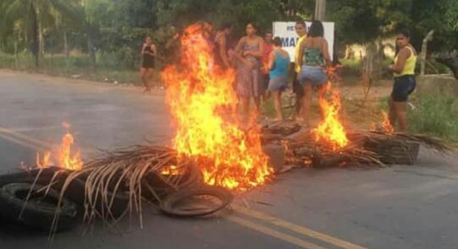 Protesto por falta de água (Crédito: Cortesia)