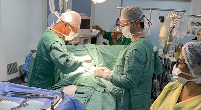 Transplante está sendo realizado na Santa Casa (Crédito: Santa Casa de Maceió)