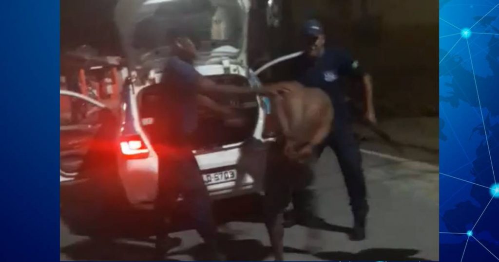 Guardas municipais de Branquinha são filmados espancando rapaz bêbado