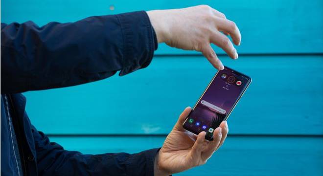 Como um toque de mágica LG G8 permite manuseio de apps sem tocar na tela (Créditos: Reprodução/Imagens)