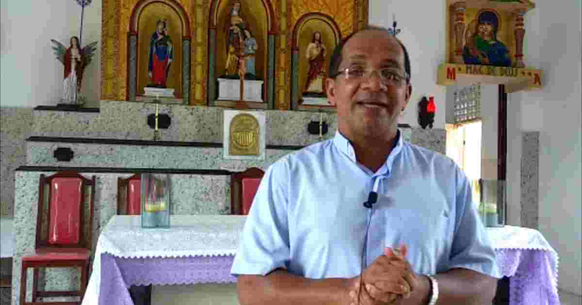 Padre de Santana do Mundaú é expulso da arquidiocese após vídeo polêmico