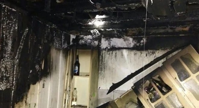 Parte da casa ficou totalmente destruída (Crédito: Reprodução/WhatsApp)