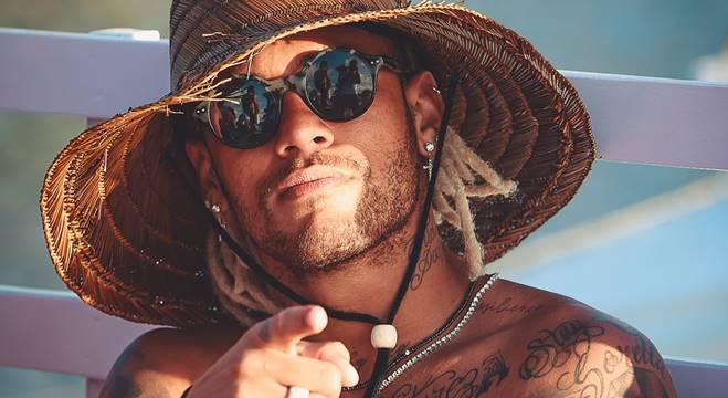 Após ter ficado com professora estrangeira, professora passa mais de 20 mil seguidores (REPRODUÇÃO)