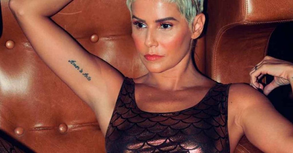 ‘Vem Carnaval’, disse Débora Secco esperando pelo carnaval