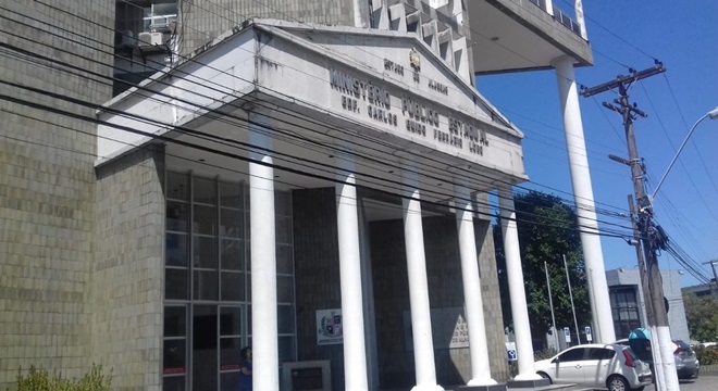 Estudantes ficaram no prejuízo e Ministério Público pede bloqueio de bens das empresas no valor de R$ 5 milhões Crédito: Divulgação)