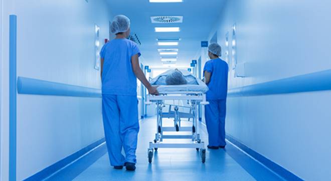 Ex-atriz e comediante global passa mal e é internada