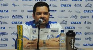 Médico do CSA Fábio Lima rebate rebate acusações do ex-atacante do clube (Créditos: Reprodução/Internet)