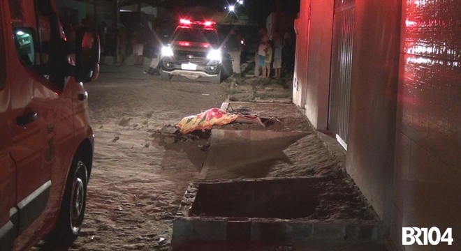 Durante uma discussão, a vítima e os criminosos entraram em luta corporal, onde Sivaldo acabou sendo morto a pedradas (Crédito: BR104)