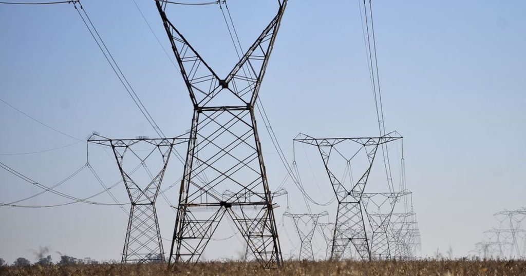 Bandeira amarela: Energia elétrica deverá ficar mais cara em maio