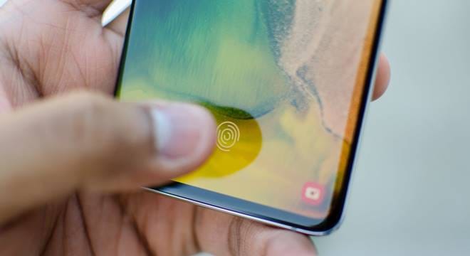 Leitor biométrico do Galaxy S10 foi burlado com impressão