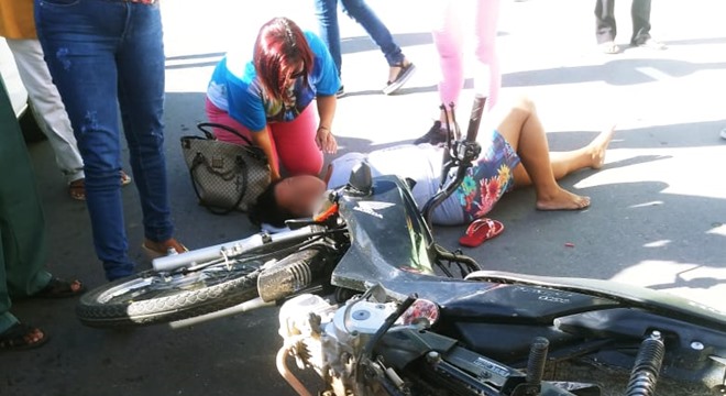 Motociclista fica ferida em acidente com carro em União dos Palmares (Crédito: Cortesia)