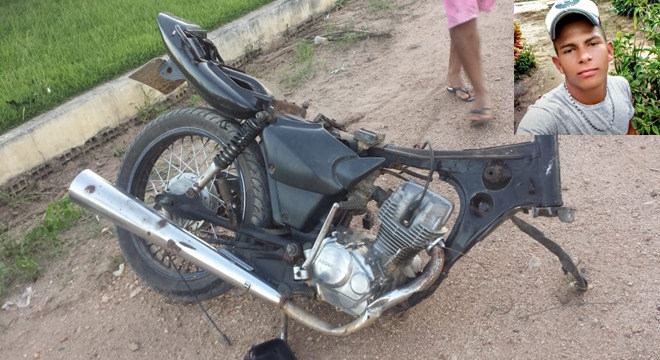 No momento do acidente o adolescente não usava capacete; condutor do carro fugiu do local (Crédito: Reprodução/WhatsApp)