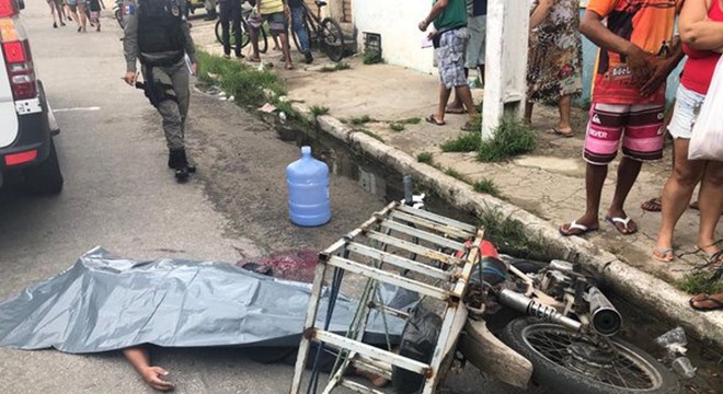 Notas promissórias foram encontradas no imóvel da vítima, o que indica que o comerciante também trabalhava com agiotagem (Crédito: Reprodução)