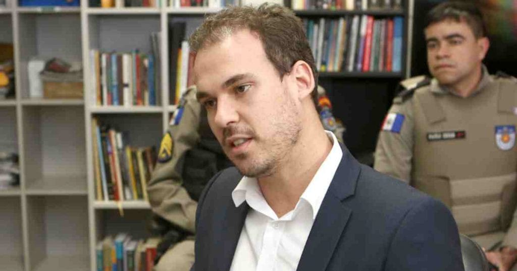 Água potável: O calcanhar de Aquiles do prefeito Olavo Neto