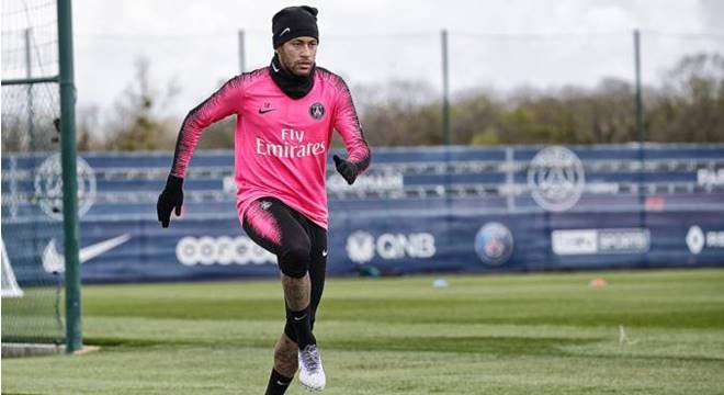 Neymar volta os treinos após 10 semanas de recuperação (Créditos: reprodução/Internet)