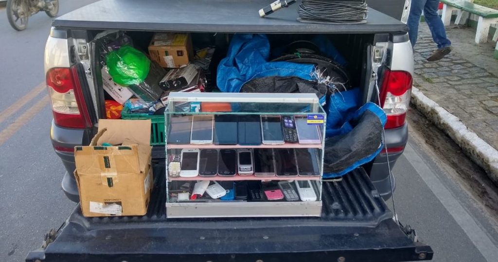 Celulares e motocicletas são apreendidos durante operação em União dos Palmares