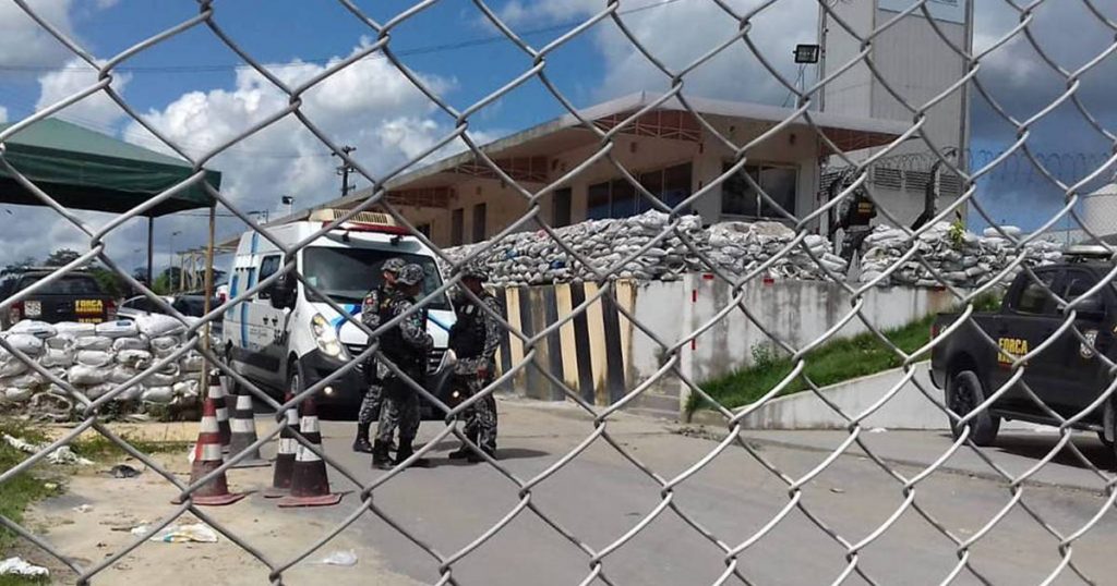 Confusão dentro de presídio termina com 15 detentos mortos