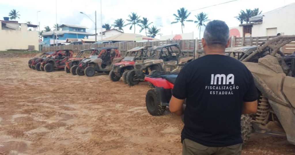 Trafegar de carro na areia das praias alagoanas pode gerar multa e apreensão