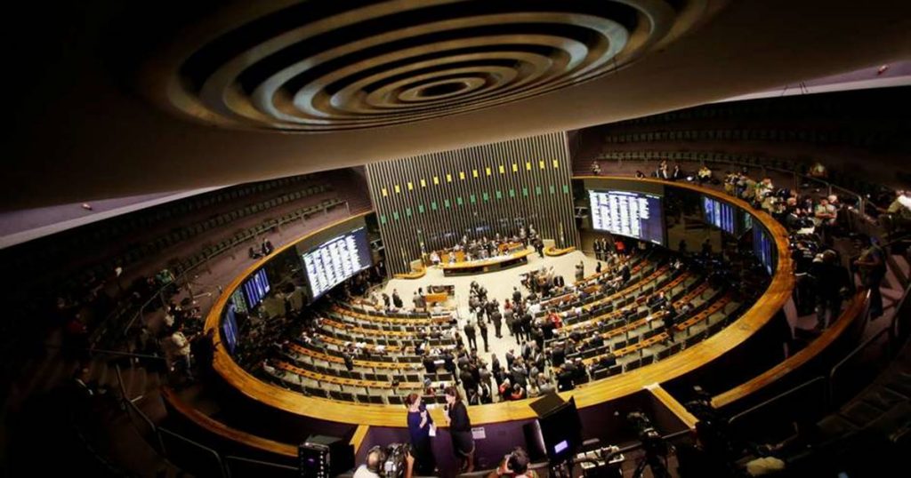 Câmara aprova projeto que prorroga benefício fiscal para igrejas