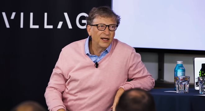 Bill Gates em entrevista para a Village Global — © Village Global