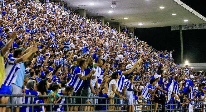 CSA e Botafogo registra o segundo maior público de torcedores azulinos na Série A 2019 — ©  Ailton Cruz