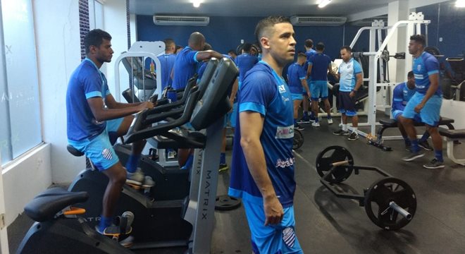 CSA realiza treinos visando amistoso contra o Sport no próximo domingo (30) — © Warner Oliveira