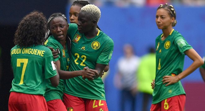 Camarões perde para Inglaterra e está fora do Mundial Feminino  — © Denis Charlet
