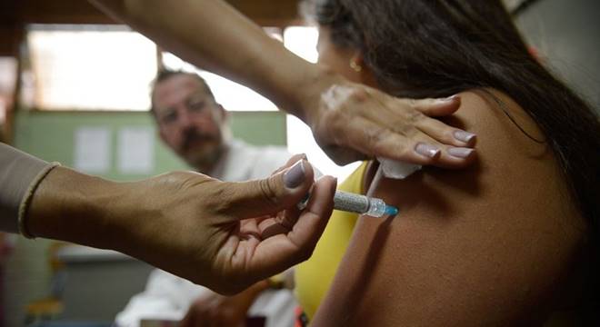 Campanha nacional de vacinação contra a gripe teve início no dia 10 de abril. Meta era vacinar 90% do público-alvo — © Divulgação