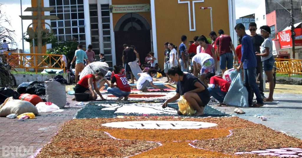 Produção de tapetes de Corpus Christi mobiliza grupos católicos em União