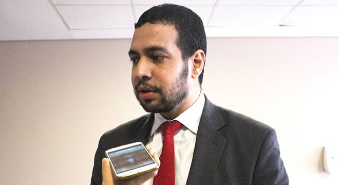 Magistrado recebeu posse assinada pelo presidente do TJAL, Tutmés Airan, nesta quarta-feira (19) — © Thaynara Monteiro