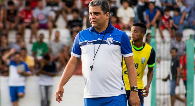O tempo de Marcelo Cabo como treinador do CSA parece ter expirado
