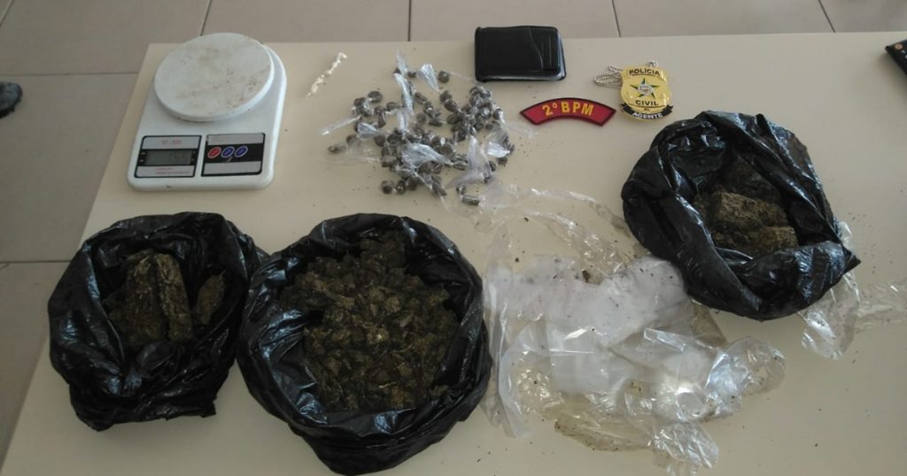 Polícia prende suspeito de tráfico e recaptura foragido da Justiça em Murici