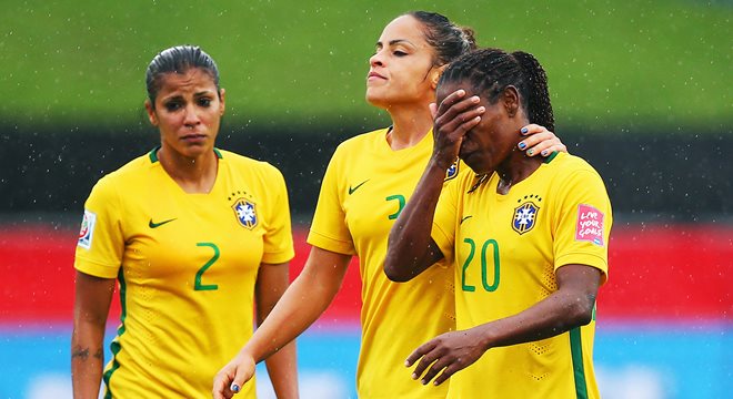 Seleção Feminina perde de 3 a 2 para Austrália de virada — © Elsa