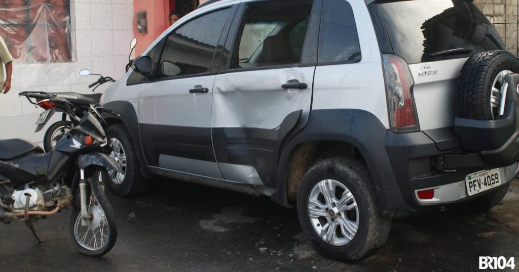 Motociclista fica ferido após colidir contra carro parado em União