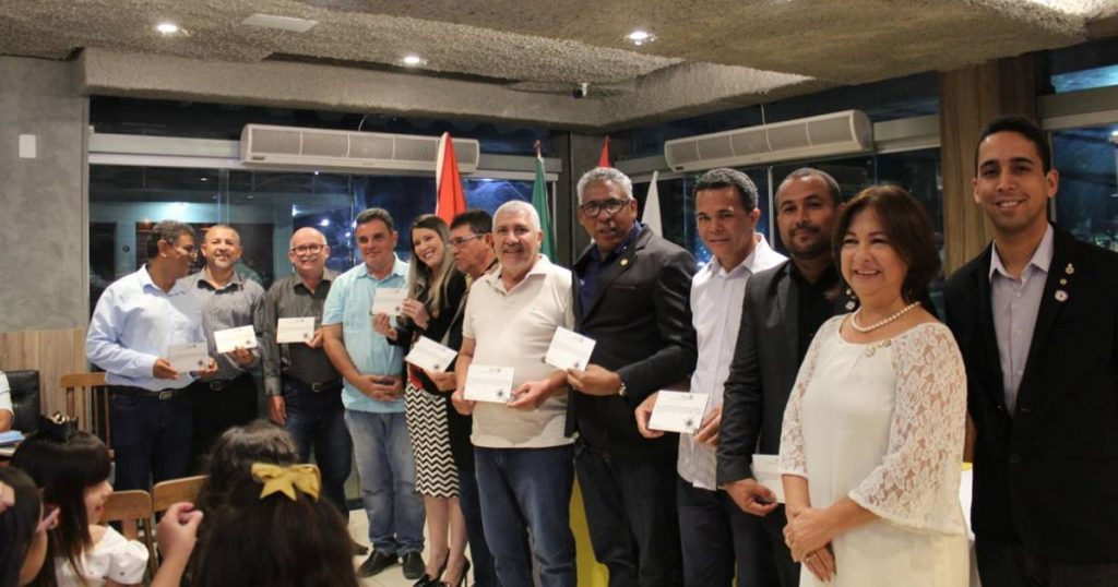 A solenidade foi prestigiada por autoridades rotárias, civis e militares — © Assessoria