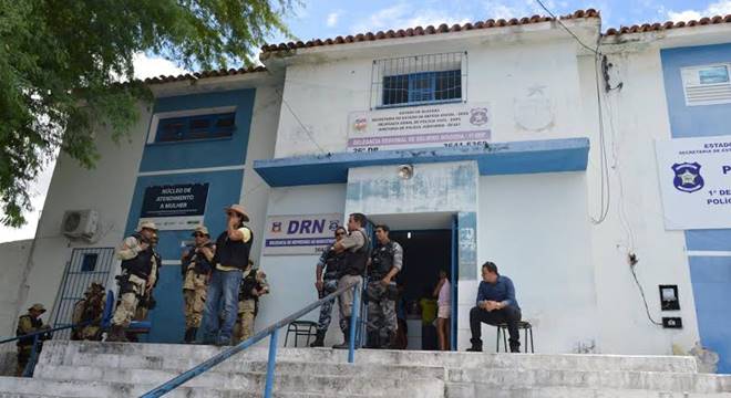 As prisões foram cumpridas através de mandados de prisão expedidos pela comarca de Delmiro Gouveia — © Sindpol