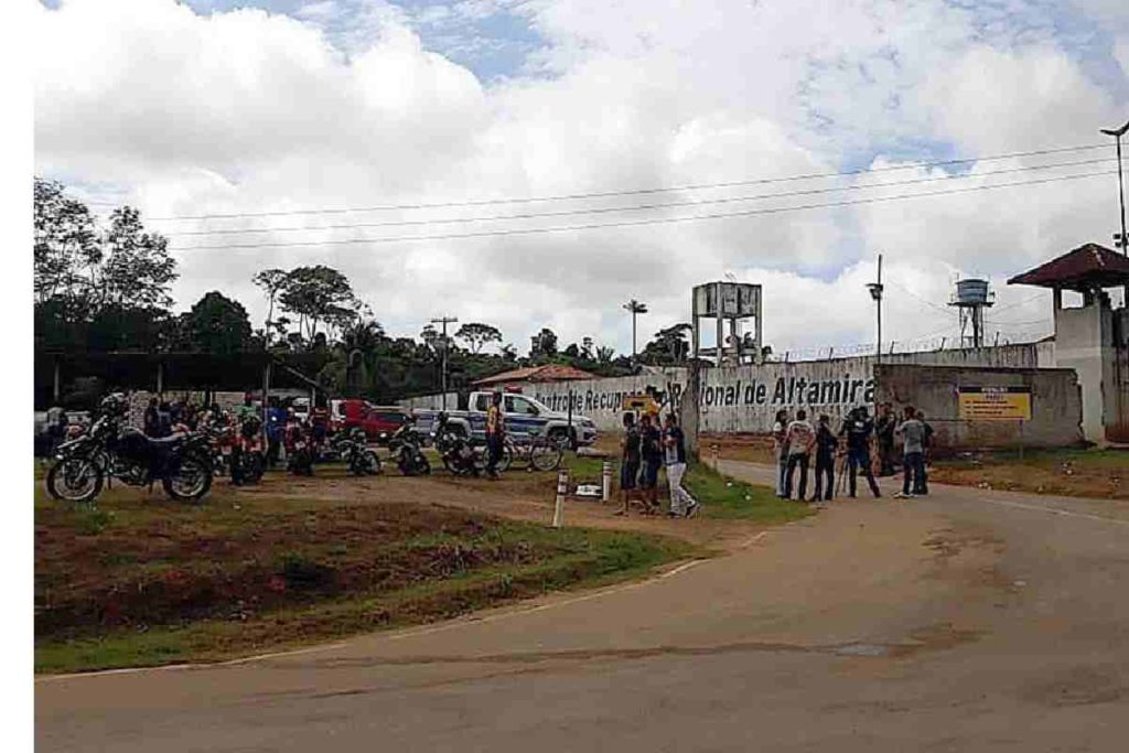 Confronto entre facções rivais em presídio deixa 57 mortos