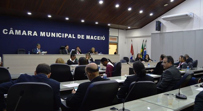 MPE aprova legalidade no aumento do números de vereadores em Maceió — © Dicom