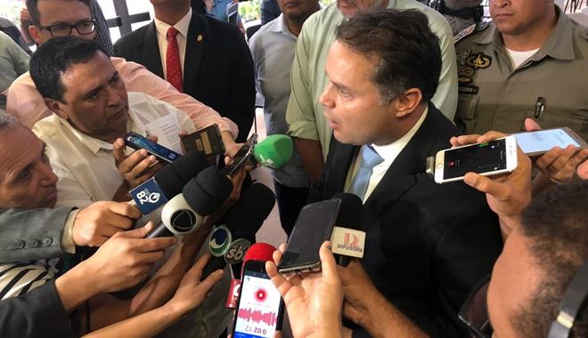 Governador confirma editais das polícias Civil e Militar para 2º semestre — © Waldson Costa