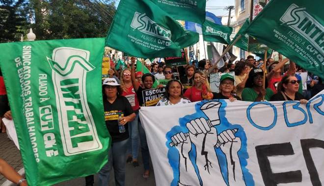 Sinteal convoca professores(as) para ato de revindicação por negociação salarial — © Ascom/Sinteal