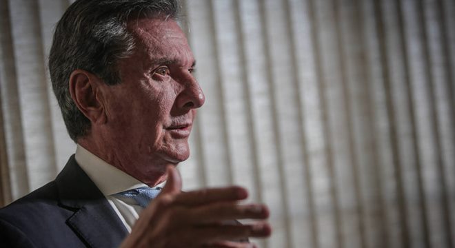 Bolsonaro precisa fazer comentários mais racionais, afirma Collor em entrevista — © Andre Coelho 