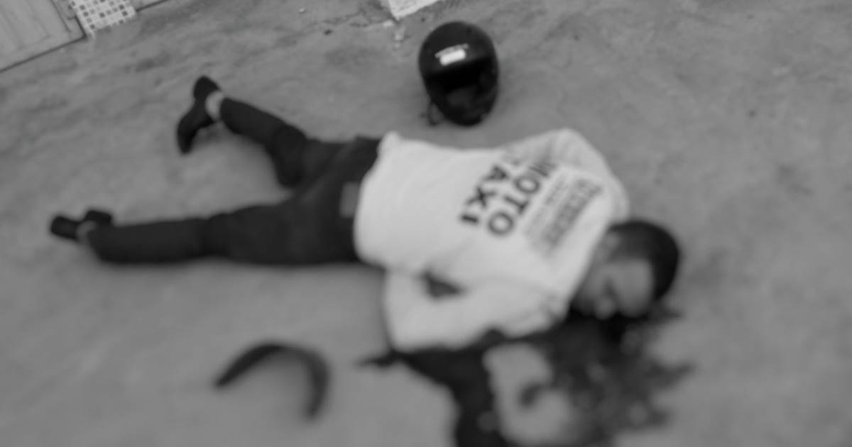 Diego de Melo Gusmão foi encontrado sem vida, por populares, com um ferimento a bala na cabeça e outro no peito — © Cortesia