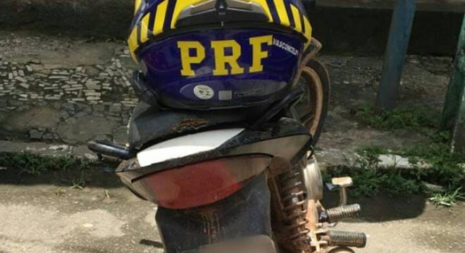 Motocicleta estava com o número do motor adulterado. Conforme PRF, caso ocorreu no KM-46 da rodovia — © Ascom/PRF