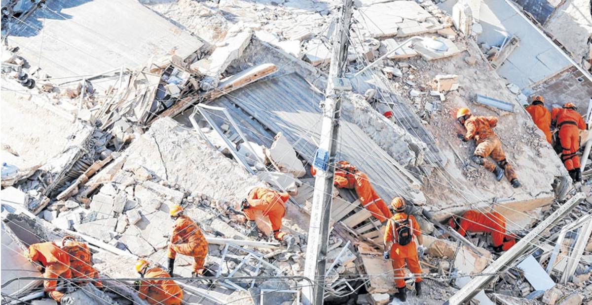 CBM confirma oficialmente primeira morte do desabamento do edifício em Fortaleza — © Reprodução 