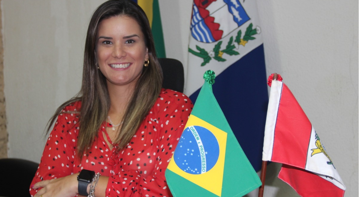 Cecília Rocha aparece na frente das pesquisa ao cargo de prefeita de Atalaia — © Reprodução 