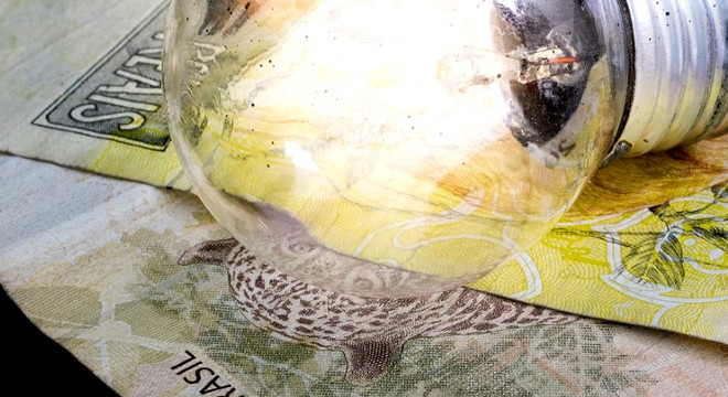 Conta de luz ficará mais cara em novembro — © Ilustração